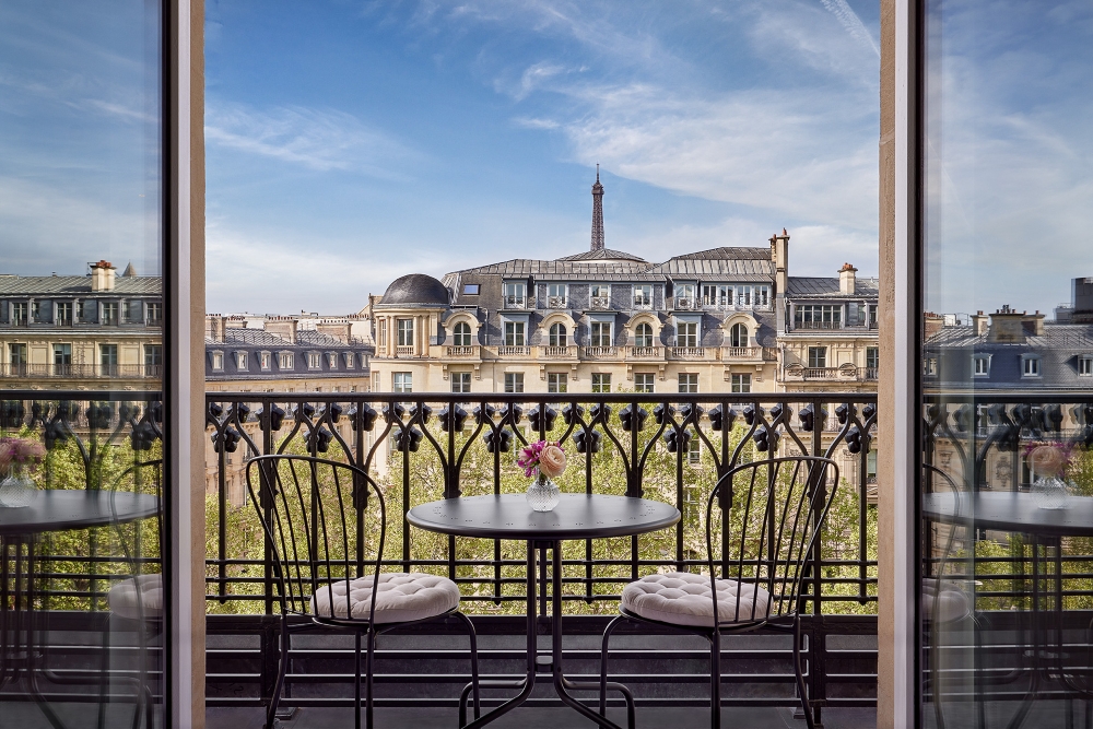 巴黎香榭丽舍大道万豪酒店市场 PARDT_Eiffel_Tower_Suite_Balcony_prev.jpg