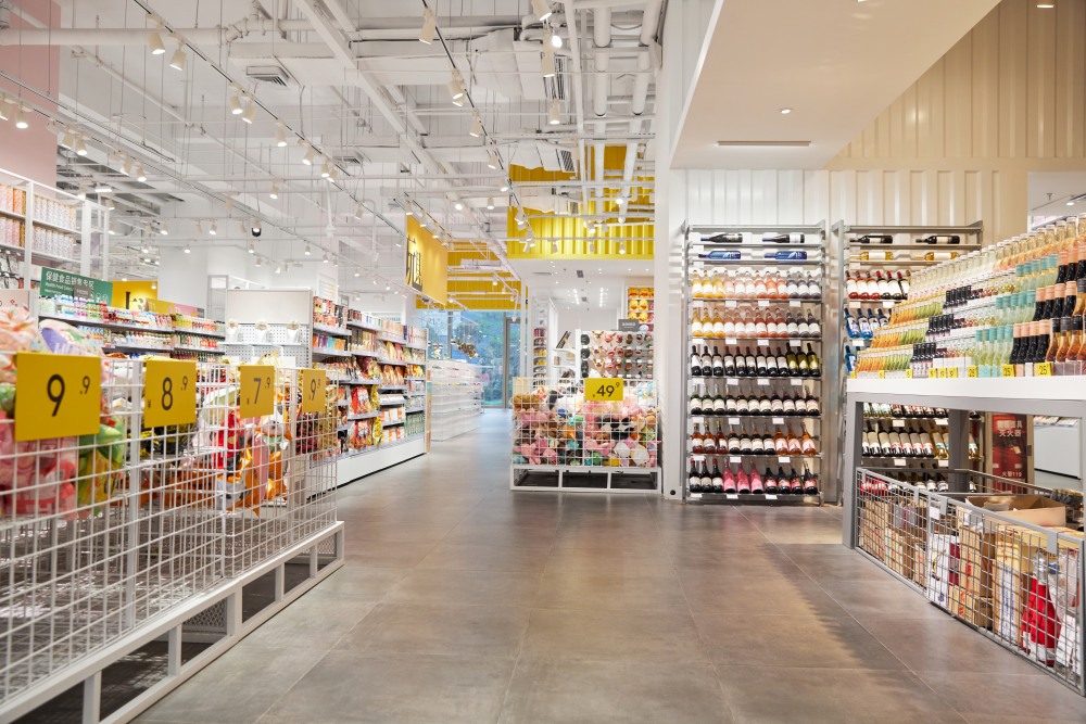 摄图网_501805256_商场日用品百货场景(企业商用).jpg